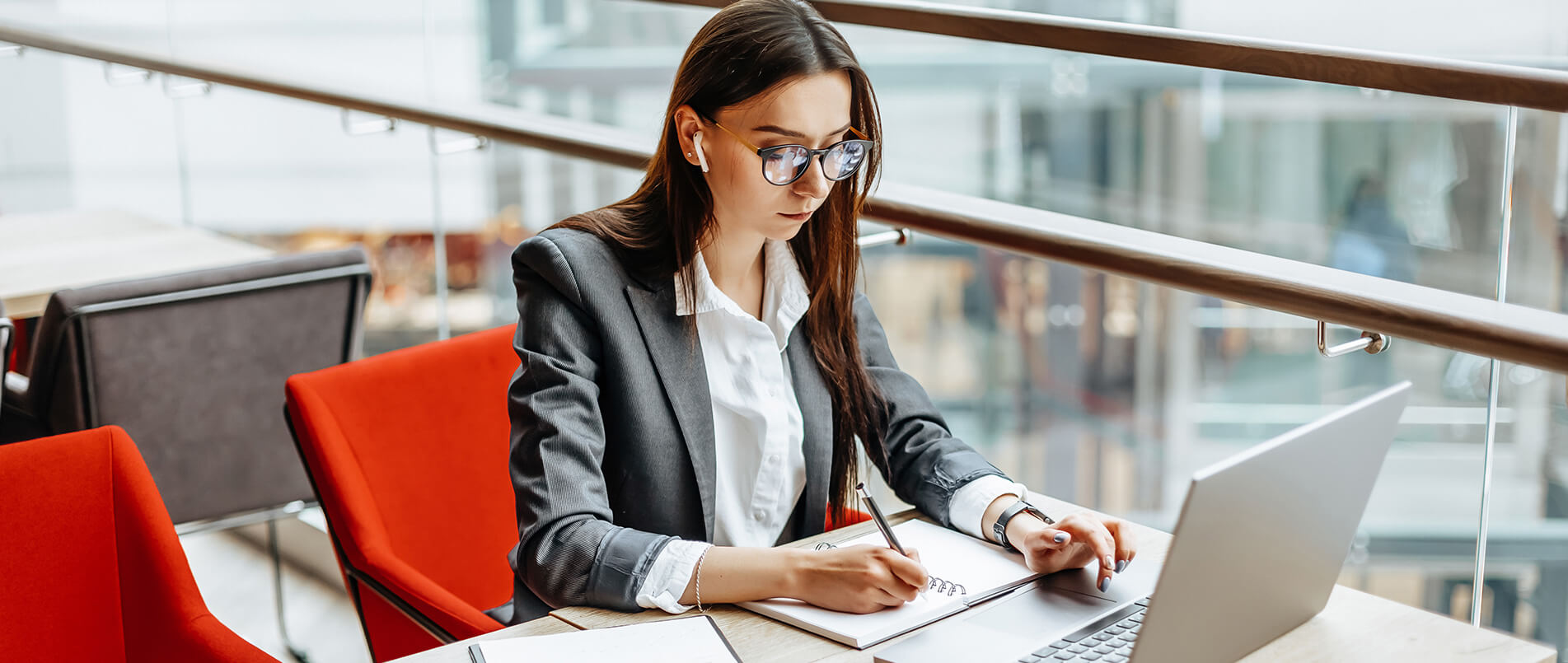 MWC 2024丨bbin宝盈全新Wi-Fi 7和蓝牙5.4模组组合，为PC提供巅峰无线连接体验