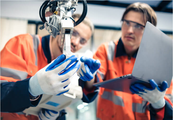 优质的在职培训机会，有机会与高水平团队一起工作